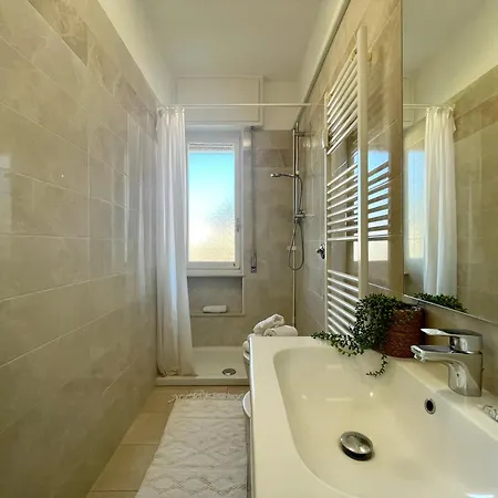 150mt Dal Mare Monolocale In Centro Con Vista Aperta, Wi-fi E A/c * Loano