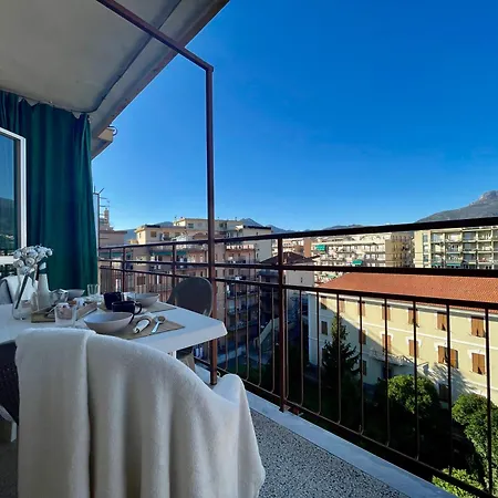 150mt Dal Mare Monolocale In Centro Con Vista Aperta, Wi-fi E A/c * 洛阿诺