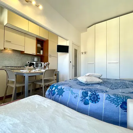 公寓 150mt Dal Mare Monolocale In Centro Con Vista Aperta, Wi-fi E A/c 洛阿诺