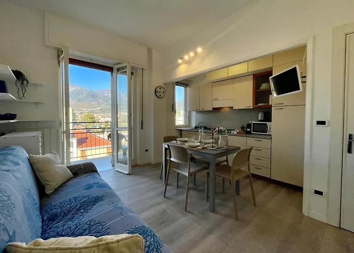 Apartamento 150mt Dal Mare Monolocale In Centro Con Vista Aperta, Wi-fi E A/c