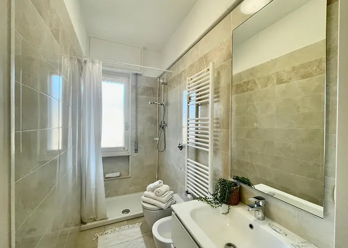 150mt Dal Mare Monolocale In Centro Con Vista Aperta, Wi-fi E A/c * Loano