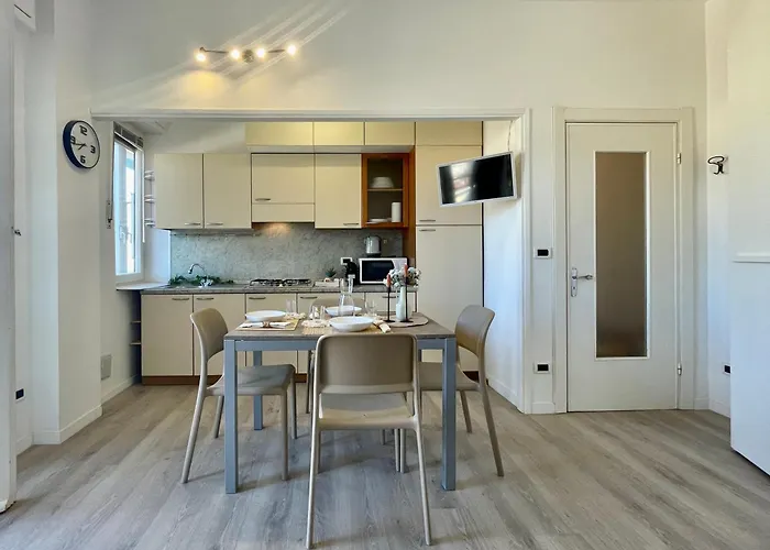 Lejlighed 150mt Dal Mare Monolocale In Centro Con Vista Aperta, Wi-fi E A/c *
